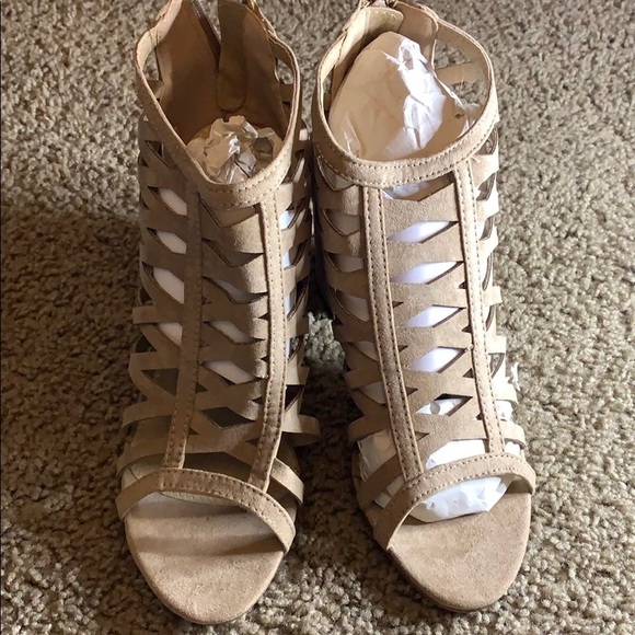 Shoes - Picture 2 of 4